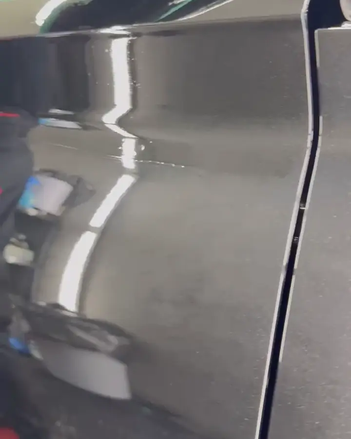 Reflexo na pintura protegida